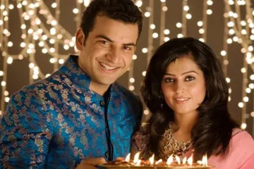 <p>couple in diwali</p>- India TV Hindi