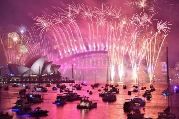 New Year's Eve celebrations: Happy New Year 2019 Live Updates Watch the fireworks as the world welco- India TV Hindi