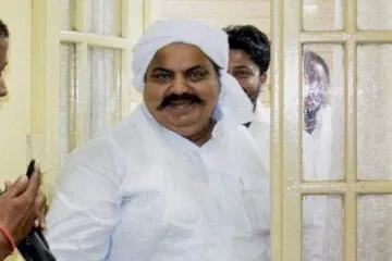Businessman accuses former MP Atique Ahmad of assault in Deoria jail | PTI File- India TV Hindi