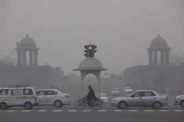 Cold Thursday morning in Delhi NCR, air quality 'very poor' | PTI- India TV Hindi