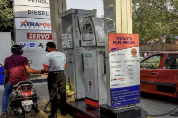 Petrol price continues to fall, touches lowest level in 2018 | PTI File- India TV Paisa