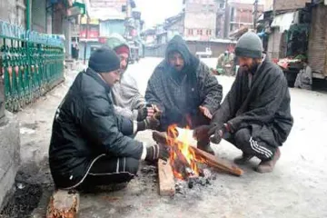 जम्मू एवं कश्मीर में शीतलहर का प्रकोप बढ़ा, पारा शून्य से कई डिग्री नीचे- India TV Hindi
