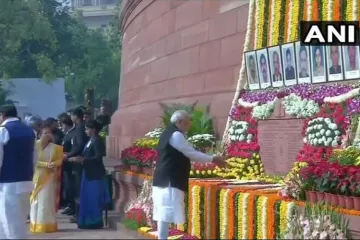 17 years of Parliament attack: PM Modi salutes valour of martyred | ANI- India TV Hindi