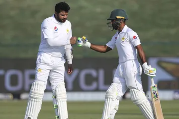 अबु धाबी टेस्ट: अजहर अली के दम पर पाकिस्तान का स्कोर 139/3- India TV Hindi