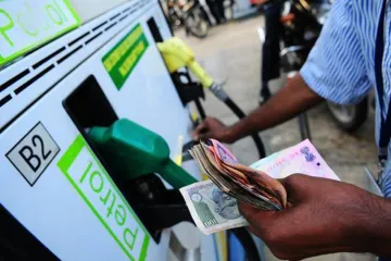 पेट्रोल, डीजल के दाम में लगातार चौथे दिन बढ़ोतरी, कच्चे तेल में नरमी- India TV Paisa