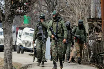 J-K: Three terrorists killed in encounter with security forces in Budgam- India TV Hindi