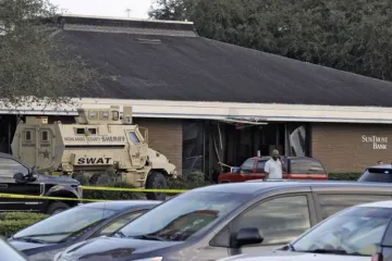 Florida Bank Shooting: Five people killed, shooter surrenders to SWAT team- India TV Hindi
