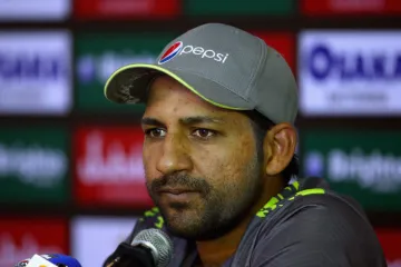 पाकिस्तान के कप्तान सरफराज अहमद ने की नस्लीय टिप्पणी, मंडराया बैन का खतरा!- India TV Hindi