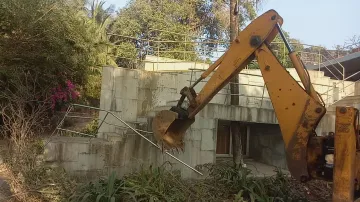  Nirav Modi bunglow demolished- India TV Hindi