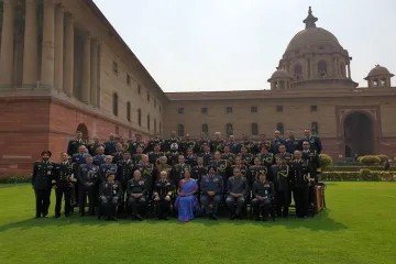 <p>Defence minister Nirmala Sitharaman with the Defence...- India TV Hindi