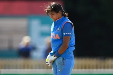 चोट के चलते इंग्लैंड के खिलाफ वनडे सीरीज से बाहर हुईं हरमनप्रीत, इस खिलाड़ी की मिला मौका- India TV Hindi