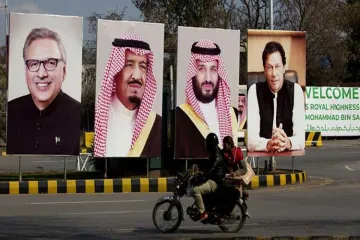 <p>Cash-strapped Pakistan rolls out red carpet for Saudi...- India TV Hindi