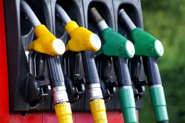 Petrol and diesel prices hiked for five straight days- India TV Paisa