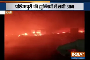 Delhi: Around 250 shanties gutted in massive fire in Paschim Puri- India TV Hindi
