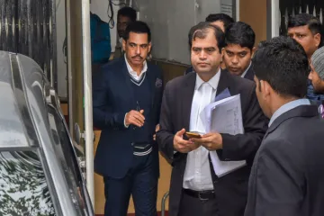 Money laundering case: Robert Vadra grilled for 8 hours by ED on third consecutive day- India TV Hindi