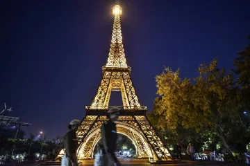 <p>A replica of Eiffel Tower at 'Waste to Wonders park',...- India TV Hindi
