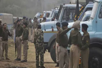 <p>SP-rank officer to lead CRPF convoys in Kashmir</p>- India TV Hindi