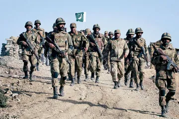 पाकिस्तान ने नियंत्रण रेखा पर अतिरिक्त सैनिक और हथियार किए जमा- India TV Hindi