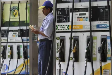 Demonetisation: RBI says no data on 500- and 1,000-notes used at fuel pumps- India TV Paisa