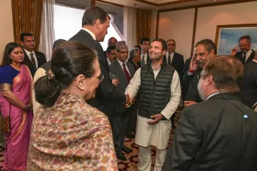 <p>Rahul, Sonia, Manmohan meet G20 ambassadors over...- India TV Hindi