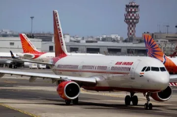 एयर इंडिया का सर्वर डाउन, दुनिया भर में हजारों यात्री एयरपोर्ट पर फंसे- India TV Hindi