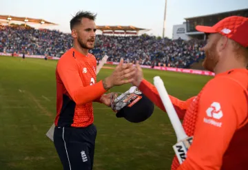 इंग्लैंड को लगा बड़ा झटका, विश्व कप टीम से बाहर हुए एलेक्स हेल्स- India TV Hindi