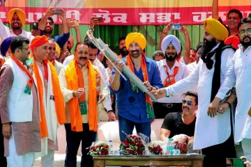 <p>Sunny Deol files nomination from Gurdaspur as BJP...- India TV Hindi