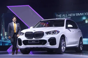 BMW launches new X5 SUV- India TV Paisa