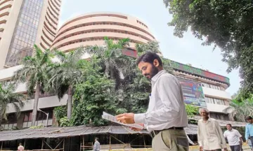 Markets snap 3-day winning run on profit booking, global cues- India TV Paisa