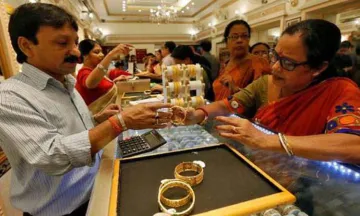 Gold rises on jewellers' buying- India TV Paisa