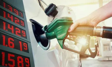 Petrol and diesel price can rise up to Rs 3 a liter- India TV Paisa