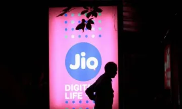 Jio is working on a super app that will provide over 100 services at one platform- India TV Paisa