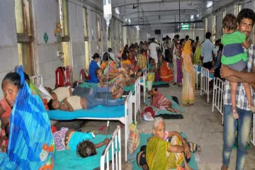 बिहार में चमकी बुखार से 146 बच्चों की मौत, मुजफ्फरपुर के अस्पतालों में कैमरों पर बैन- India TV Hindi