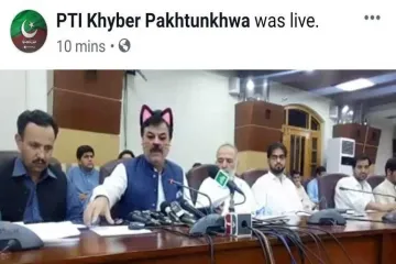 <p>Pak minister accidently shown with cat ears, whiskers on...- India TV Hindi
