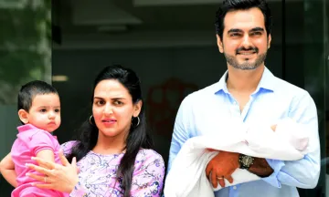Esha Deol discharged from hospiltal- India TV Hindi