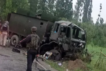 Pulwama Army Convoy attacked- India TV Hindi