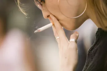 <p>smokeing</p>- India TV Hindi