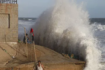 <p>cyclone Vayu</p>- India TV Hindi