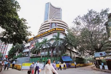 stock market Sensex down by 432.48 points and Nifty down by 125.35 points- India TV Paisa