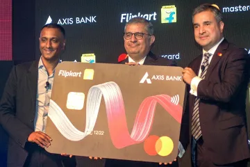 MD & CEO of Axis Bank Amitabh Chaudhry, (C), CEO of the Flipkart Group Kalyan Krishnamurthy (L) and - India TV Paisa
