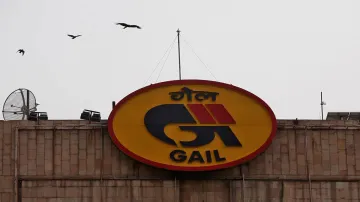 Govt mulling splitting GAIL, to sell pipeline business to strategic investor- India TV Paisa
