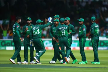 विश्व कप में पाकिस्तान के प्रदर्शन की होगी समीक्षा, इंजमाम, आर्थर और सरफराज भी बैठक में होंगे शामिल - India TV Hindi