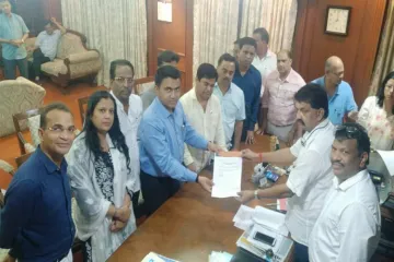 Ten of 15 Congress members in the 40-member Goa Assembly Joined BJP- India TV Hindi