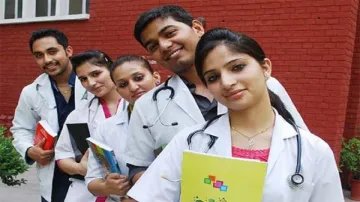 <p>50% fees regulate in private medical college</p>- India TV Hindi