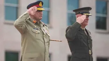 Army Chief General Bajwa receives Guard of Honour at Pentagon- India TV Hindi