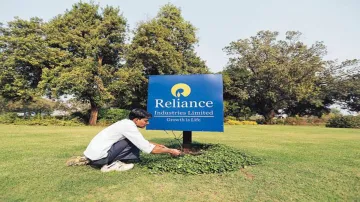 Reliance Q1 profit rises 7percent YoY to Rs 10,104 crore- India TV Paisa
