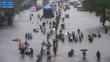 <p>Mumbai Rain Alert: Schools and colleges to remain shut...- India TV Hindi