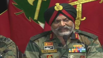 Joint press conference by Lt General K J S Dhillon and J&K DGP Dilbag Singh in Srinagar- India TV Hindi