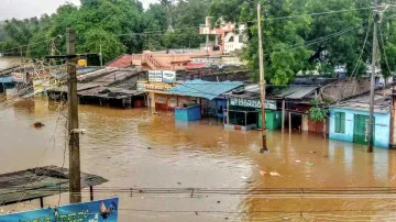 <p>Nearly 26K people evacuated in Karnataka, 5 dead in rain...- India TV Hindi
