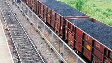 CIL to spend Rs 700 cr for procuring 40 rakes to carry coal to power plants- India TV Paisa